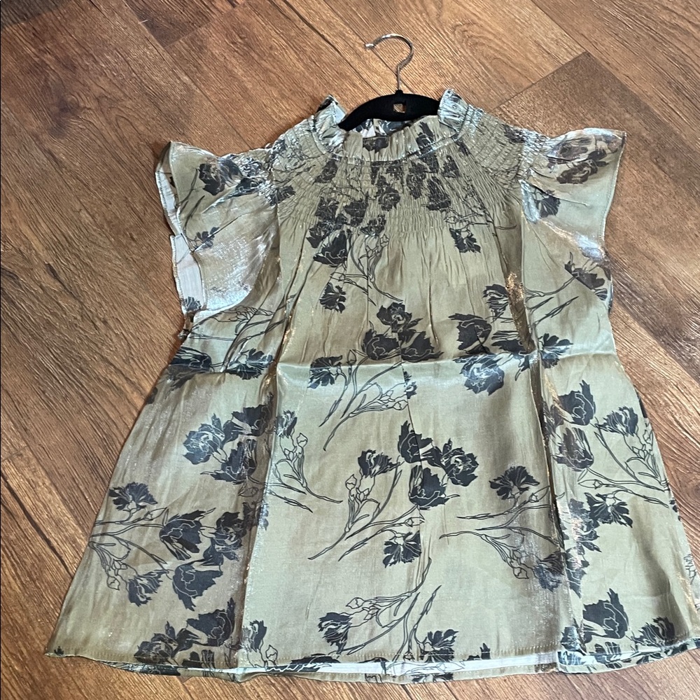 AUREUM Floral Blouse in Black and Olive